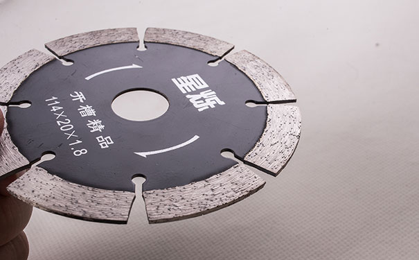 金剛石開(kāi)槽鋸片使用方法和注意事項(xiàng) 金剛石開(kāi)槽鋸片使用方法和注意事項(xiàng)