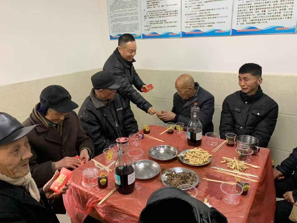 2019讓愛依舊，湖北昌利領(lǐng)導(dǎo)前往福利院慰問