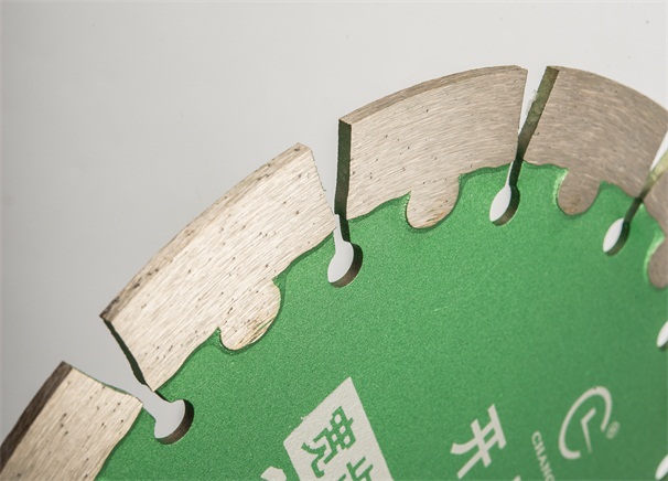 如何提高開(kāi)槽切割片刀頭金剛石的把持力呢？